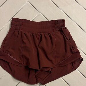 Lululemon Athletica Maroon hotty hot 2”